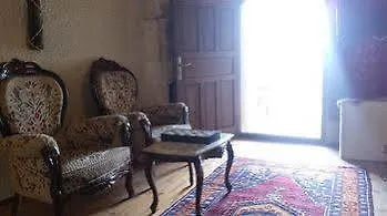 Sunset Cave بيت ضيافة نفسهير