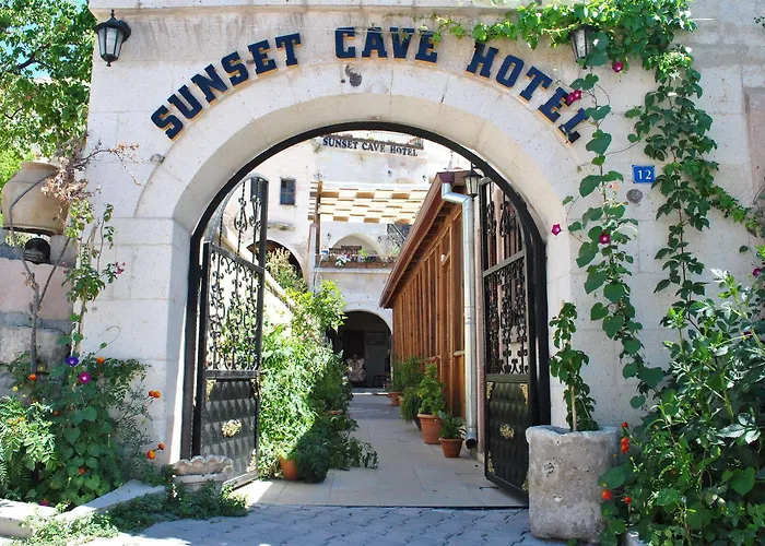 Sunset Cave بيت ضيافة نفسهير